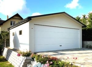 5,8×6m DELUX insulated mobile garage with gable roof, sectional door, door, 2 windows, cornices, gutter, galvanized frame