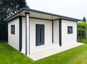 40 m² (8x5m) year-round habitable DELUX mobile home with bedroom, sloping roof, 1 insulated aluminium door, 2 double-hung and 1 double-hung PVC windows, PIR panel sandwich structure, trapezoidal sheet roofing, flooring, habitable finish